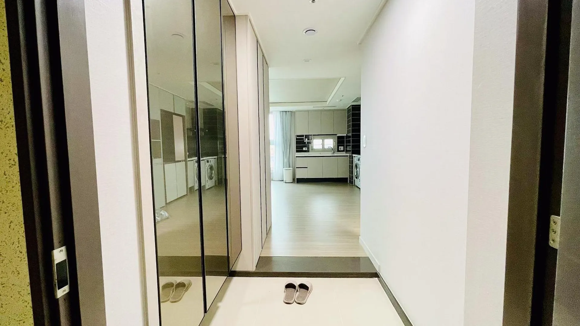 Super Quiet Dry Bath Floor Oled Tv Closet Room Seul 0*,